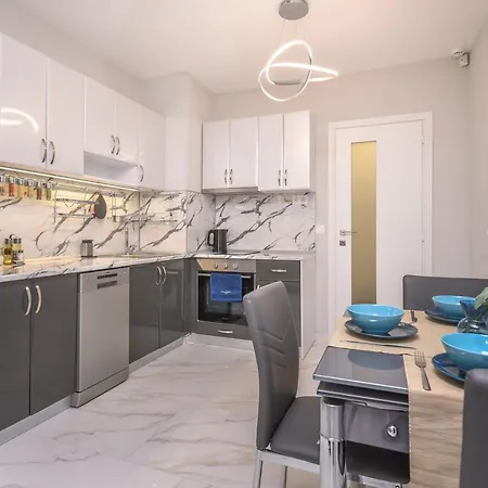 Apartmán Stylish Residential Flat - With Parking & Balcony By Flat Mаnager *