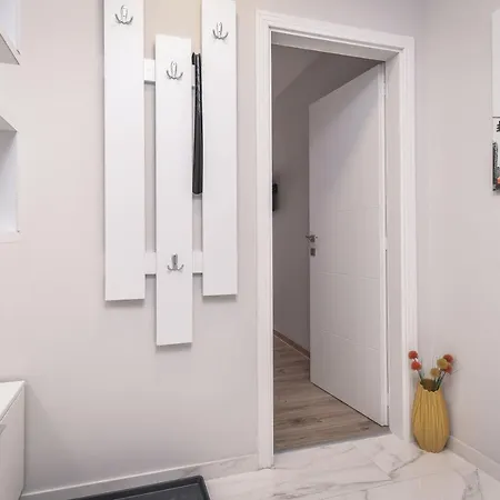 Apartmán Stylish Residential Flat - With Parking & Balcony By Flat Mаnager