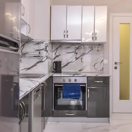 Apartmán Stylish Residential Flat - With Parking & Balcony By Flat Mаnager