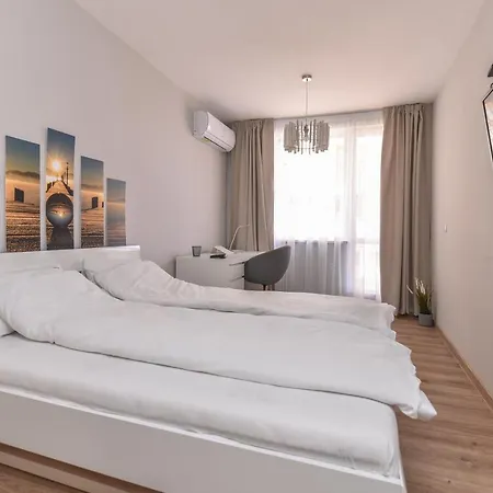 Stylish Residential Flat - With Parking & Balcony By Flat Mаnager Appartamento