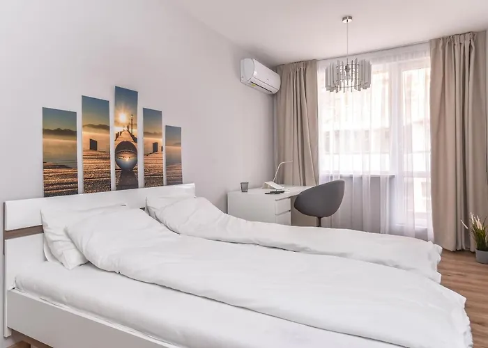 Apartment Stylish Residential Flat - With Parking & Balcony By Flat Mаnager *