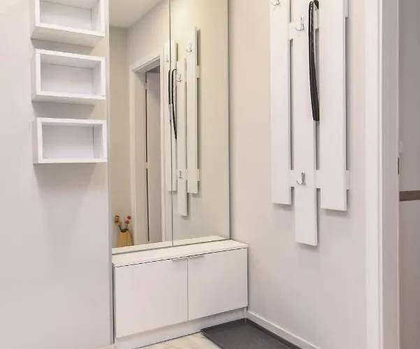 Stylish Residential Flat - With Parking & Balcony By Flat Mаnager Apartment *