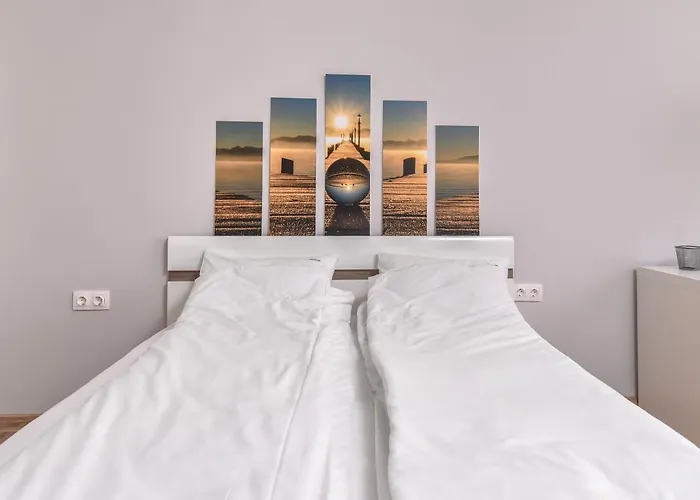 Stylish Residential Flat - With Parking & Balcony By Flat Mаnager Apartment *