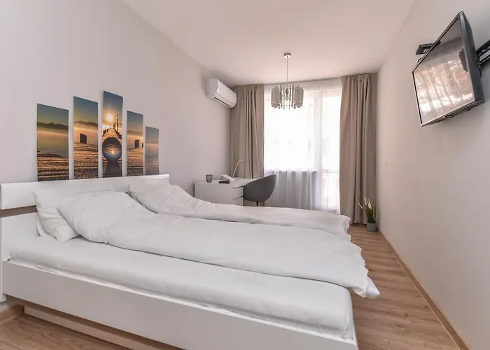 Stylish Residential Flat - With Parking & Balcony By Flat Mаnager Apartment