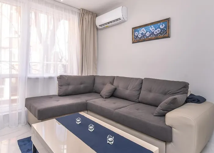 Stylish Residential Flat - With Parking & Balcony By Flat Mаnager Apartment Sofia